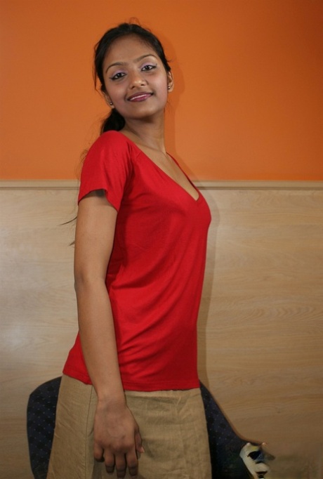 Divya Yogesh model nude pics