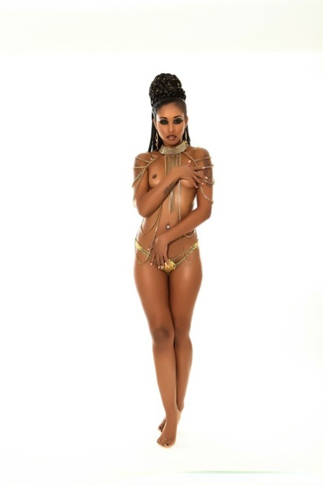 Skin Diamond model naked archive