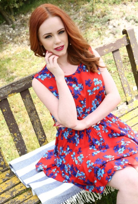 Ella Hughes model pornographic images