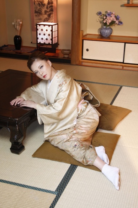 Tsuna Kimura model adult picture