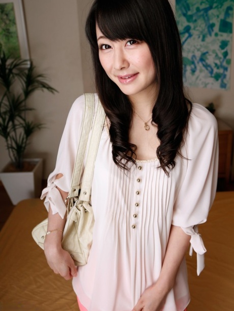 Ayumi Iwasa pornographic model photo