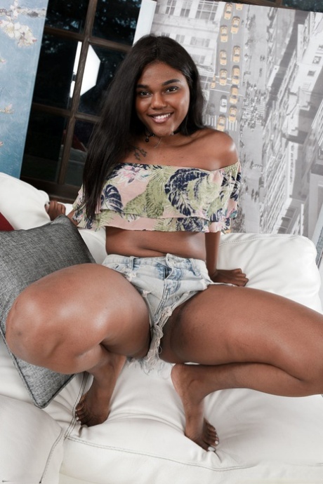 Yara Skye erotic pornstar image