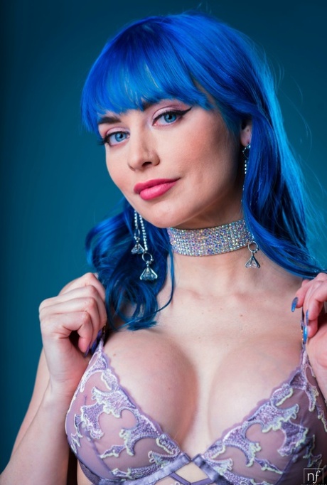 Jewelz Blu pornstar erotic img